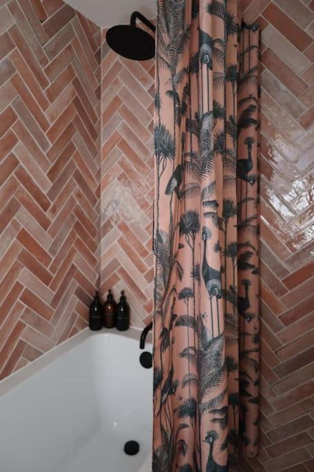 Primrose Cottage - With Private Courtyard & Sun Terrace In Central Bath Exteriér fotografie