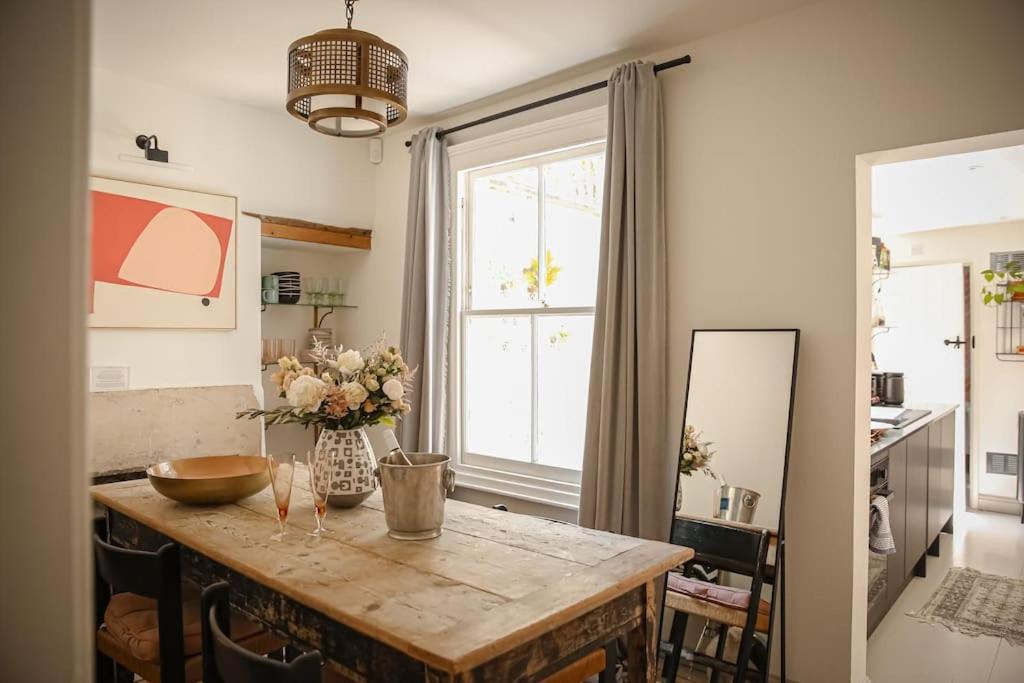 Primrose Cottage - With Private Courtyard & Sun Terrace In Central Bath Exteriér fotografie